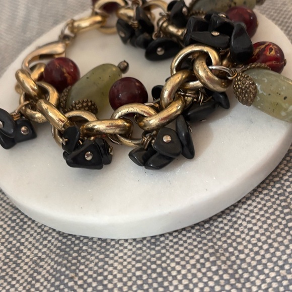 Elegant Gold and Black Charm Bracelet - Picture 4 of 4